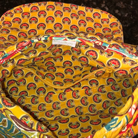 Vera Bradley Bag. Gently used. - Picture 4 of 7